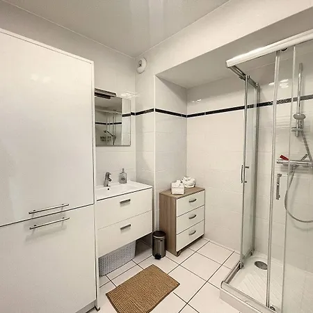 Cam4 - 3 Pieces Avec Terrasse Apartment