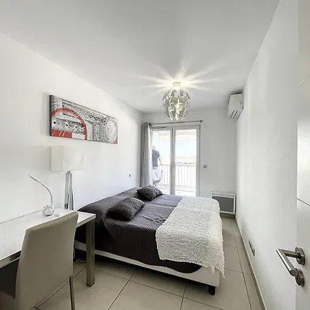 Cam4 - 3 Pieces Avec Terrasse Apartment